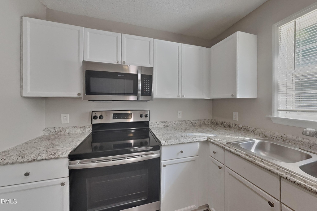 105 Pinto Lane - Photo 6