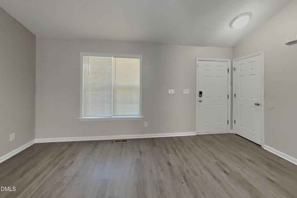 105 Pinto Lane - Photo 2