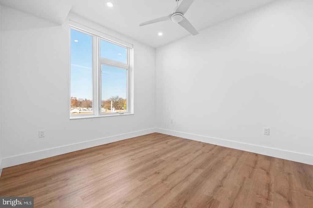 650 Montgomery Avenue - Photo 11
