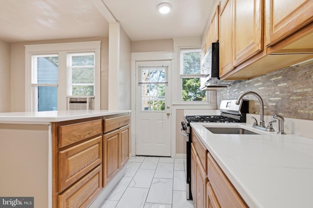 320 Highland Avenue - Photo 9