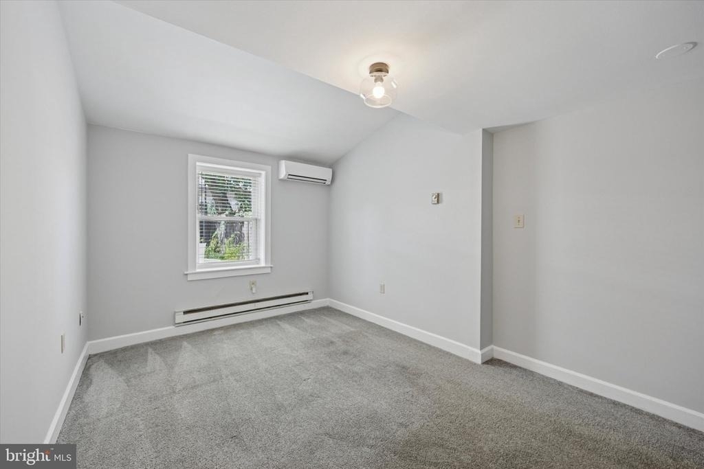 117 E Miner Street - Photo 5