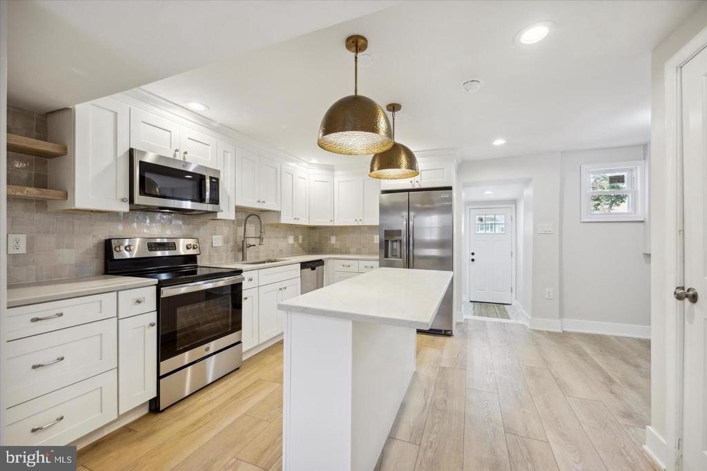 704 S Adams Street - Photo 3