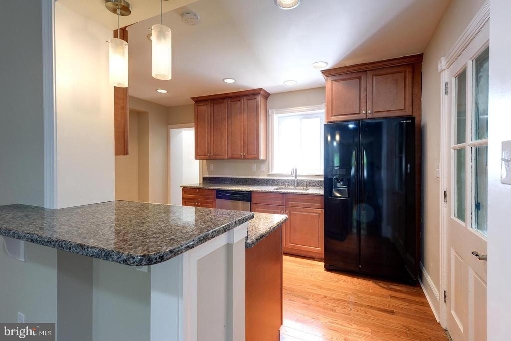 214 Highland Avenue - Photo 8