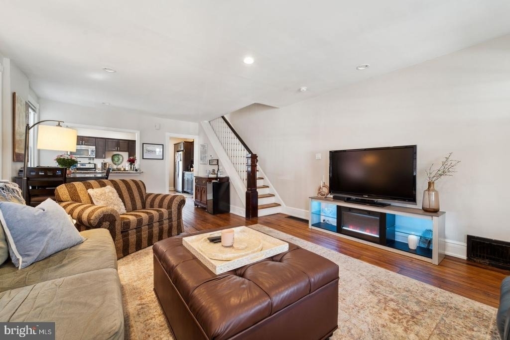 222 N New Street - Photo 2