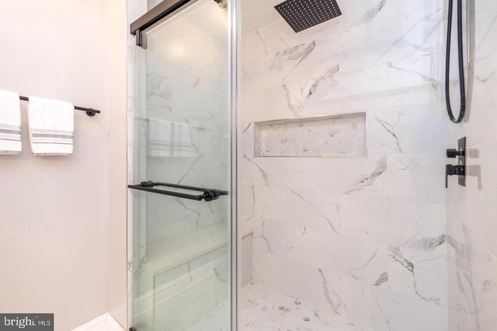 704 Yardley Commons - Photo 4