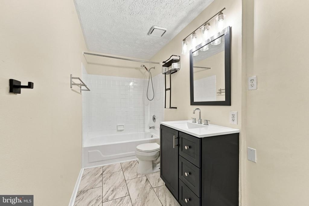 8 Victoria Manor Court - Photo 22