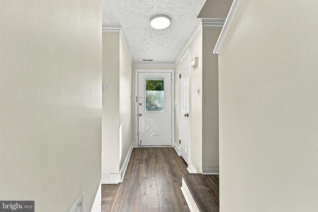 8 Victoria Manor Court - Photo 4
