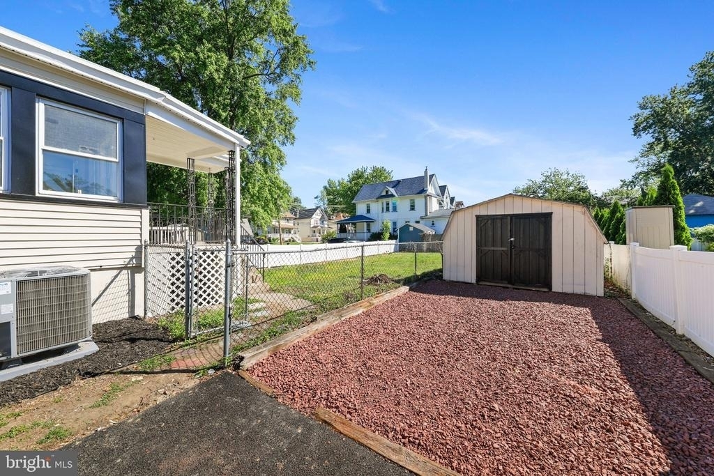 505 Newton Avenue - Photo 32