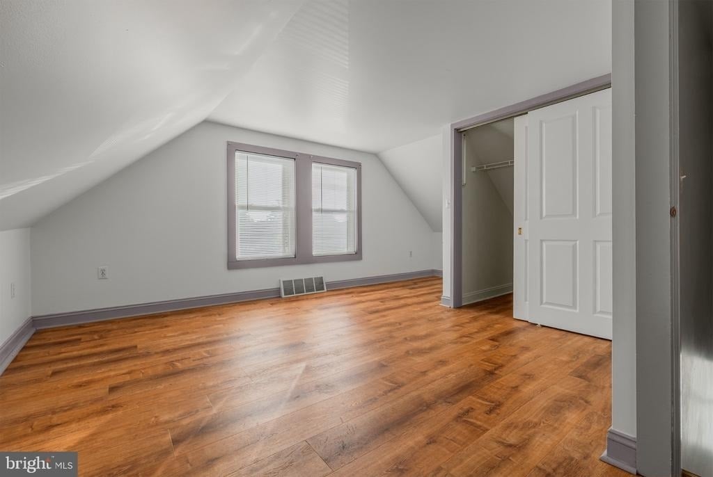 108 Vine Street - Photo 10