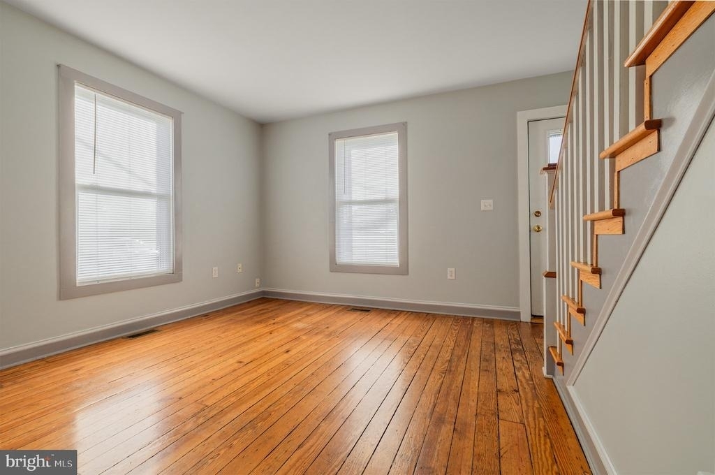 108 Vine Street - Photo 3