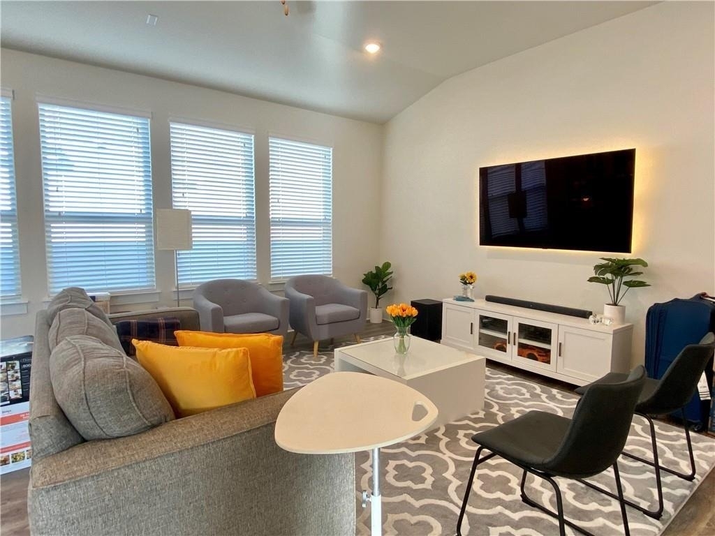 15700 Apex Pl - Photo 3