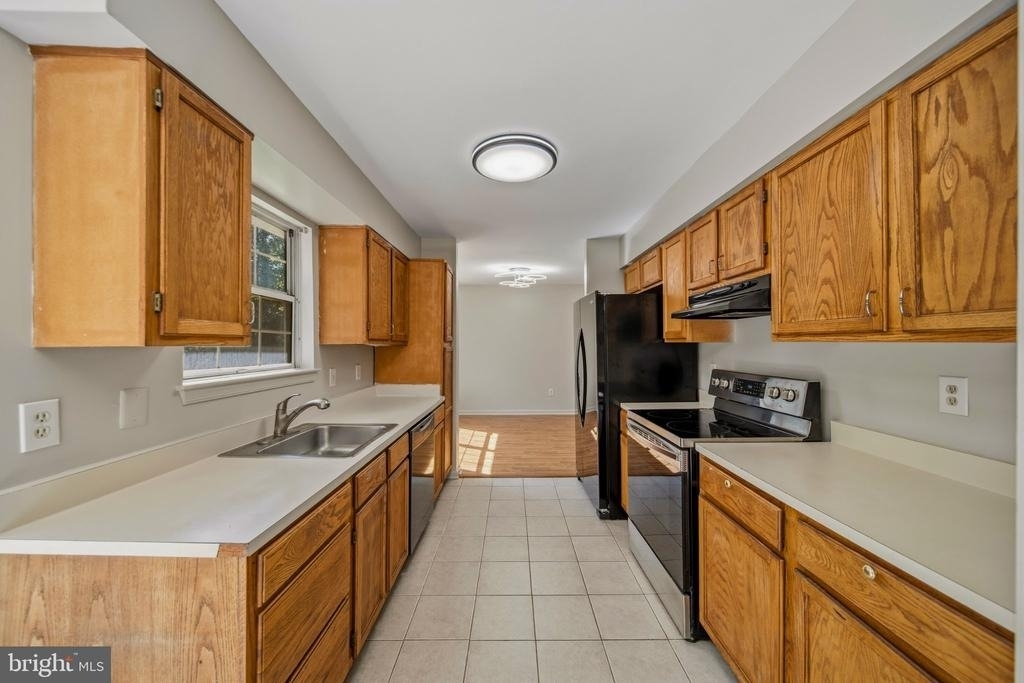 9514 Fox Run Drive - Photo 10