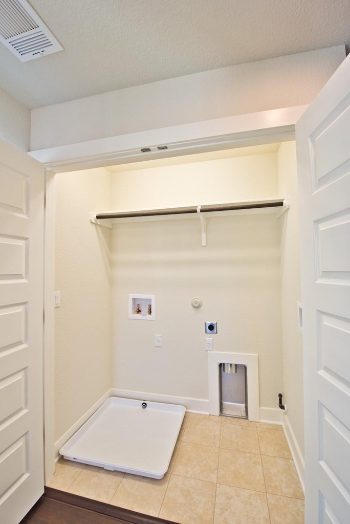 2020 Cleese Dr - Photo 6