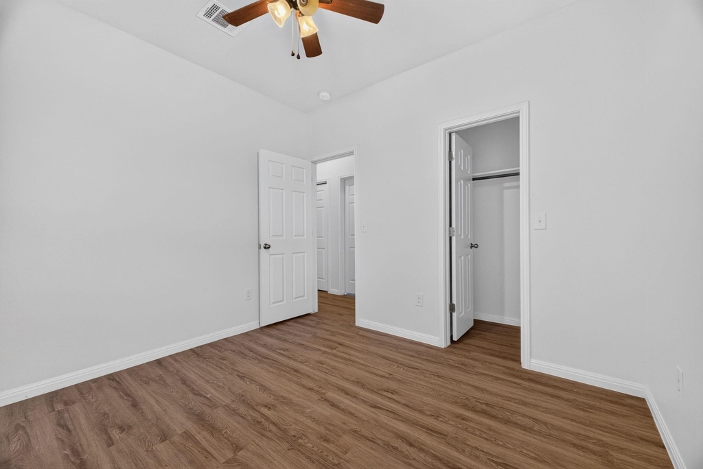 430 Twisted Oaks Ln - Photo 18