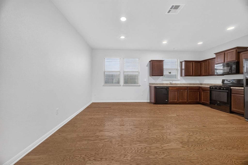 430 Twisted Oaks Ln - Photo 7