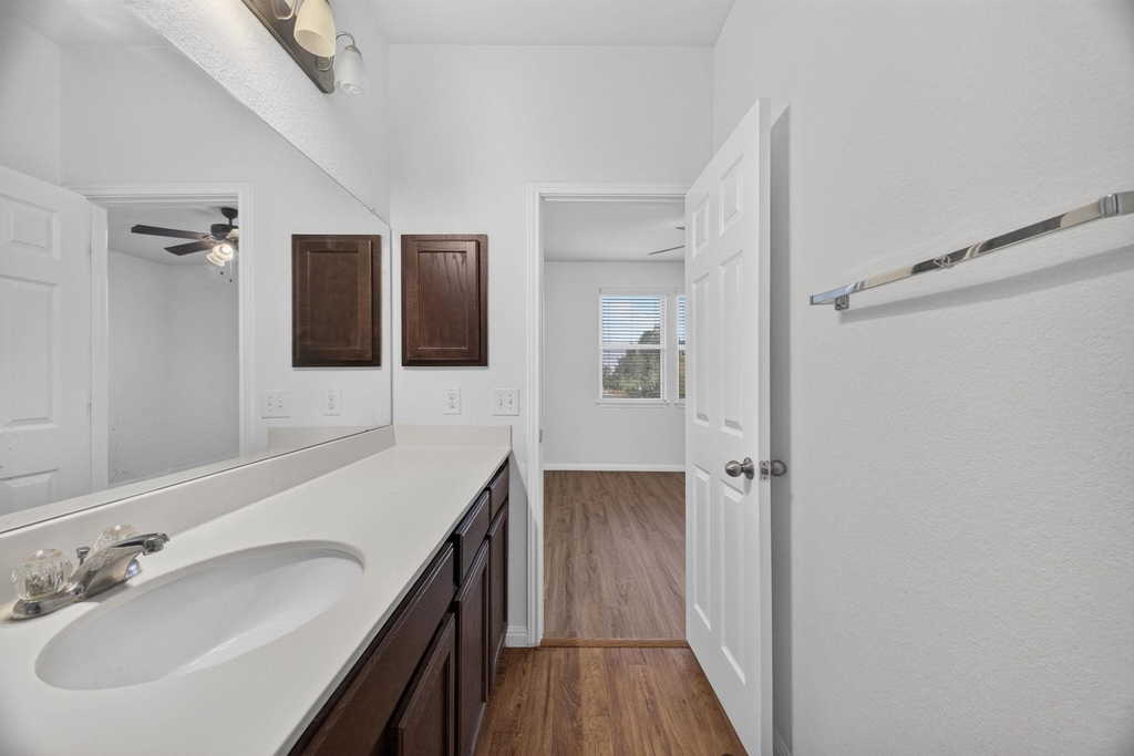 430 Twisted Oaks Ln - Photo 22