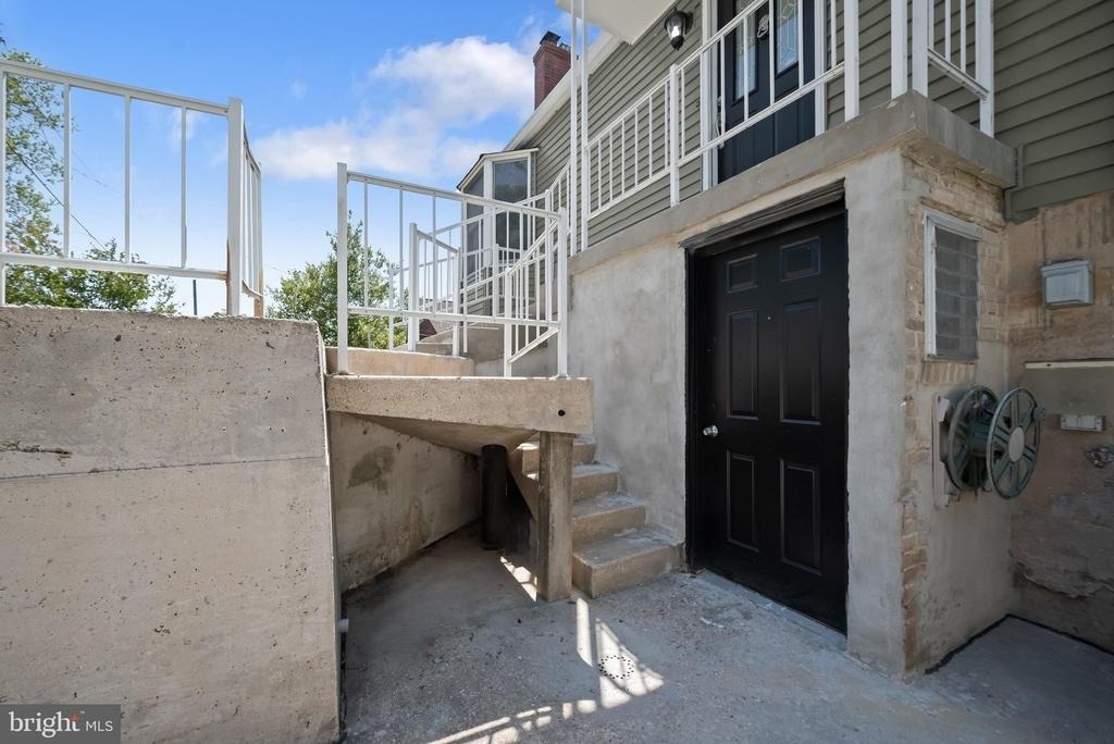 10128 Hereford Place - Photo 54