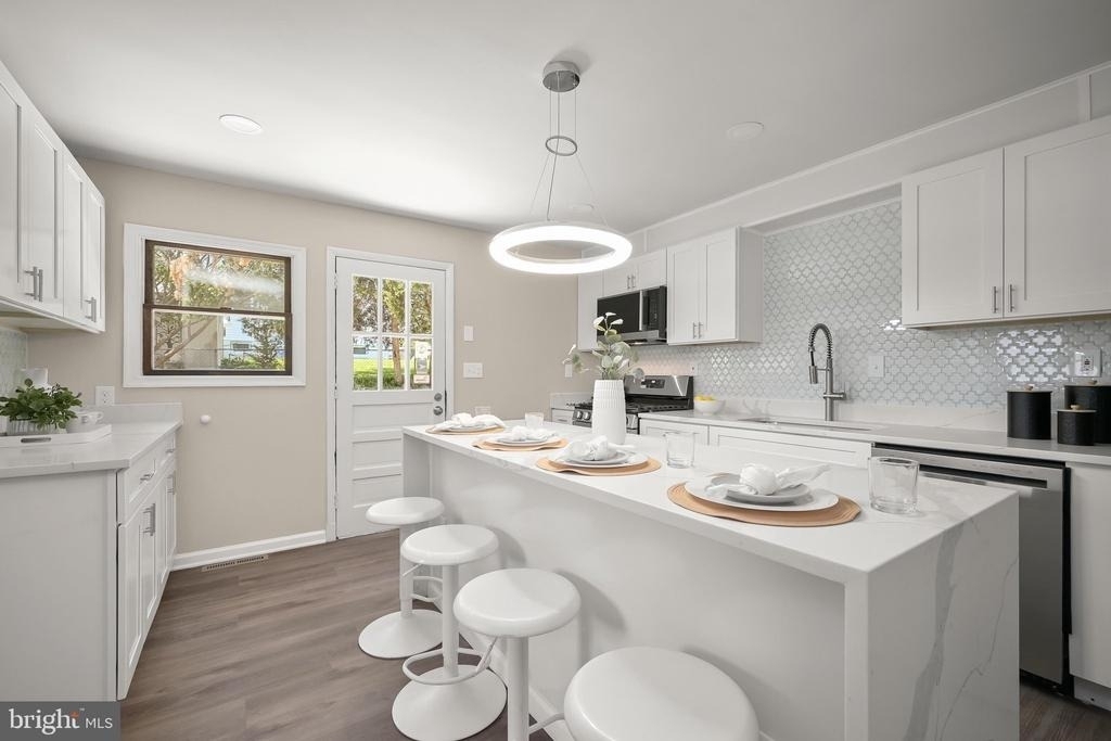 10128 Hereford Place - Photo 13