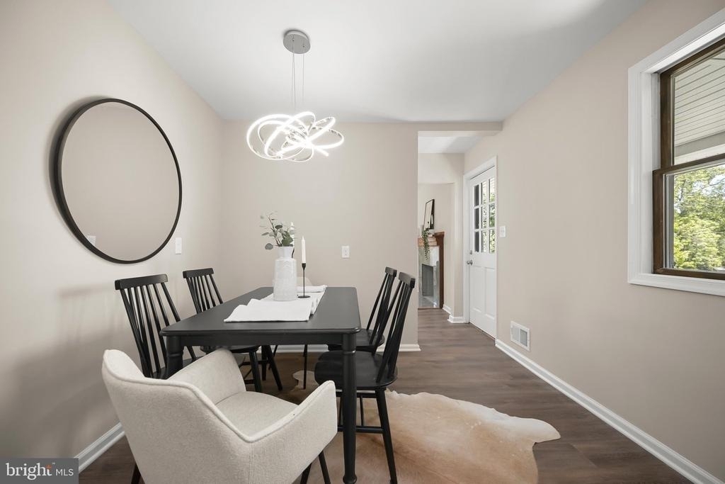 10128 Hereford Place - Photo 11