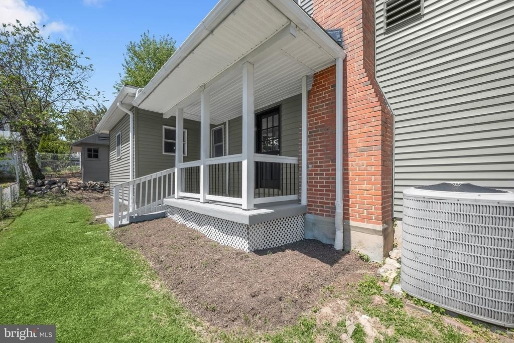 10128 Hereford Place - Photo 52