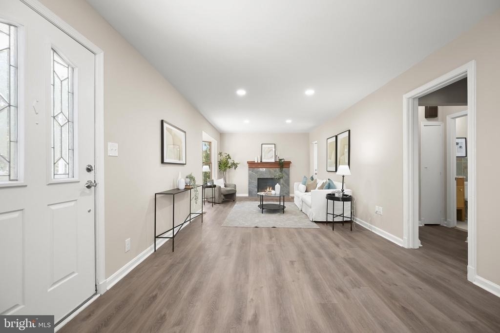 10128 Hereford Place - Photo 7