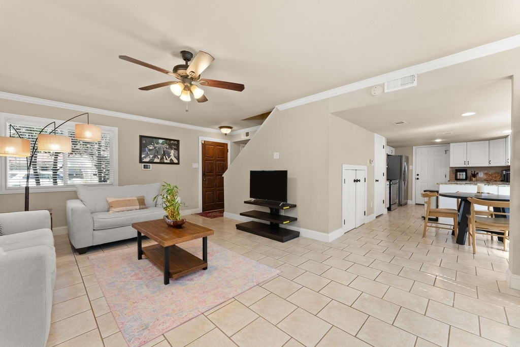 4503 Sarasota Dr - Photo 3