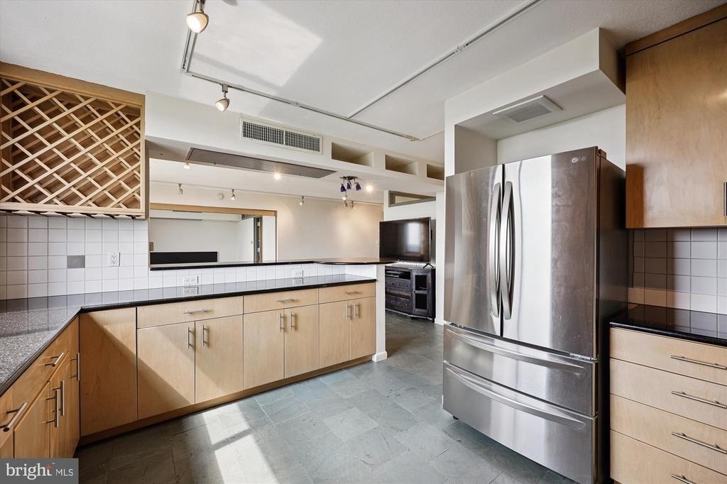 7420 Westlake Terrace - Photo 6