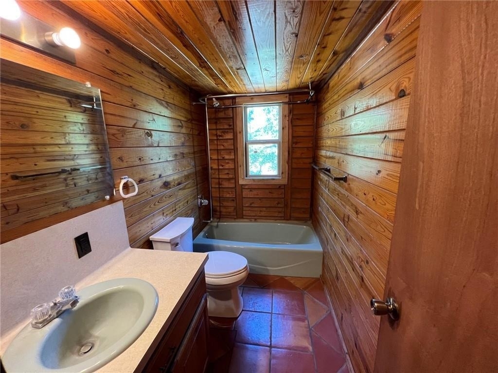 1215 Agarita Dr - Photo 6