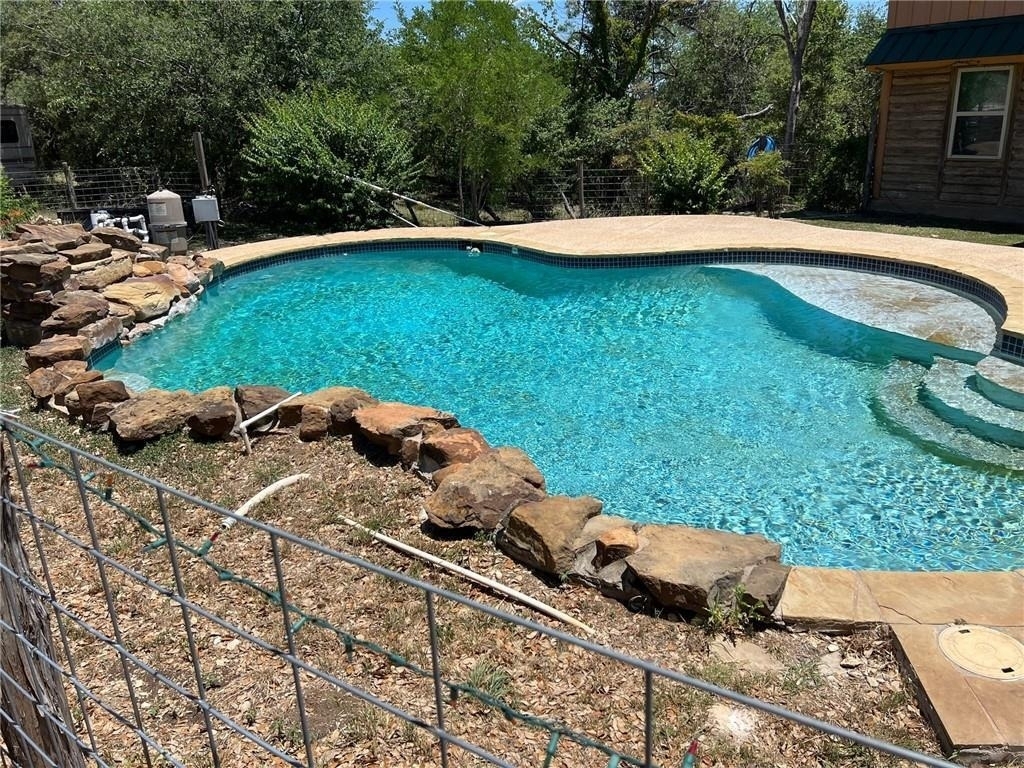 1215 Agarita Dr - Photo 16