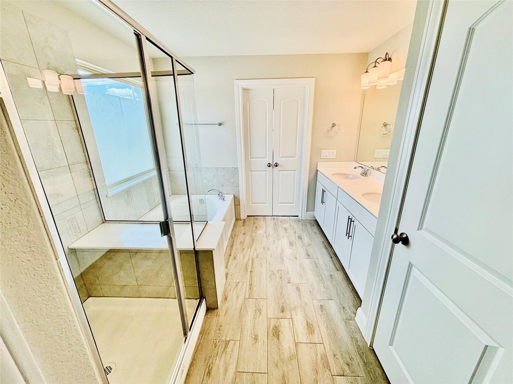 14001 Salice Dr - Photo 6