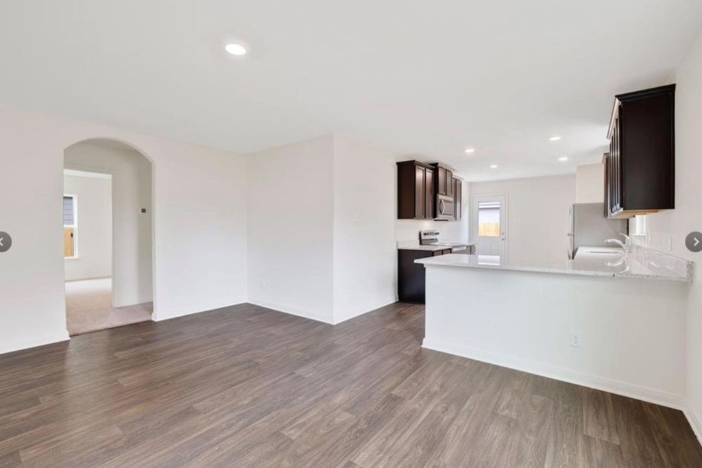 301 Crescent Park Dr - Photo 3