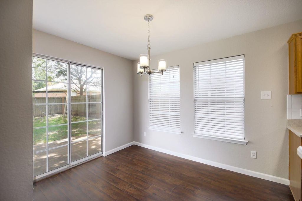 1806 Oakmont Ln - Photo 8