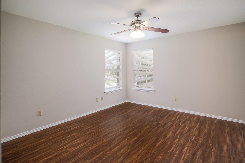 1806 Oakmont Ln - Photo 15