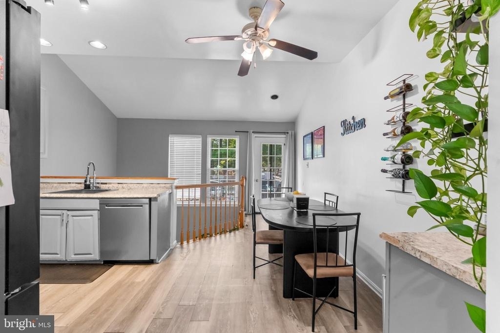 13 Bank Spring Court - Photo 18