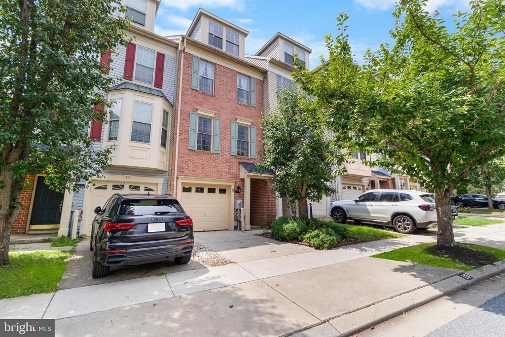 13 Bank Spring Court - Photo 1
