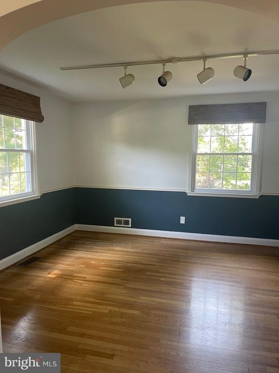 819 Fairway - Photo 4