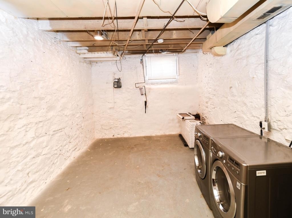 2511 Christian Street - Photo 33