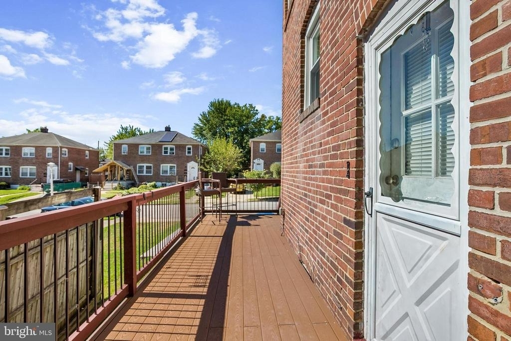 2906 Clearview Avenue - Photo 6