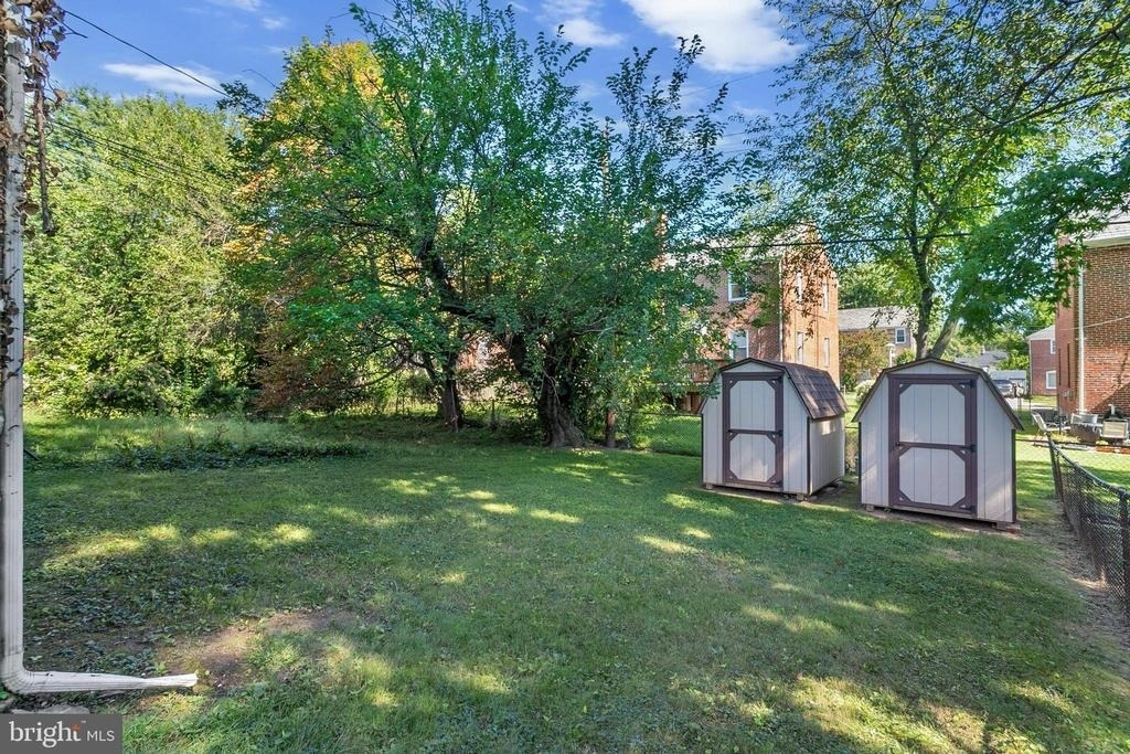 2906 Clearview Avenue - Photo 32