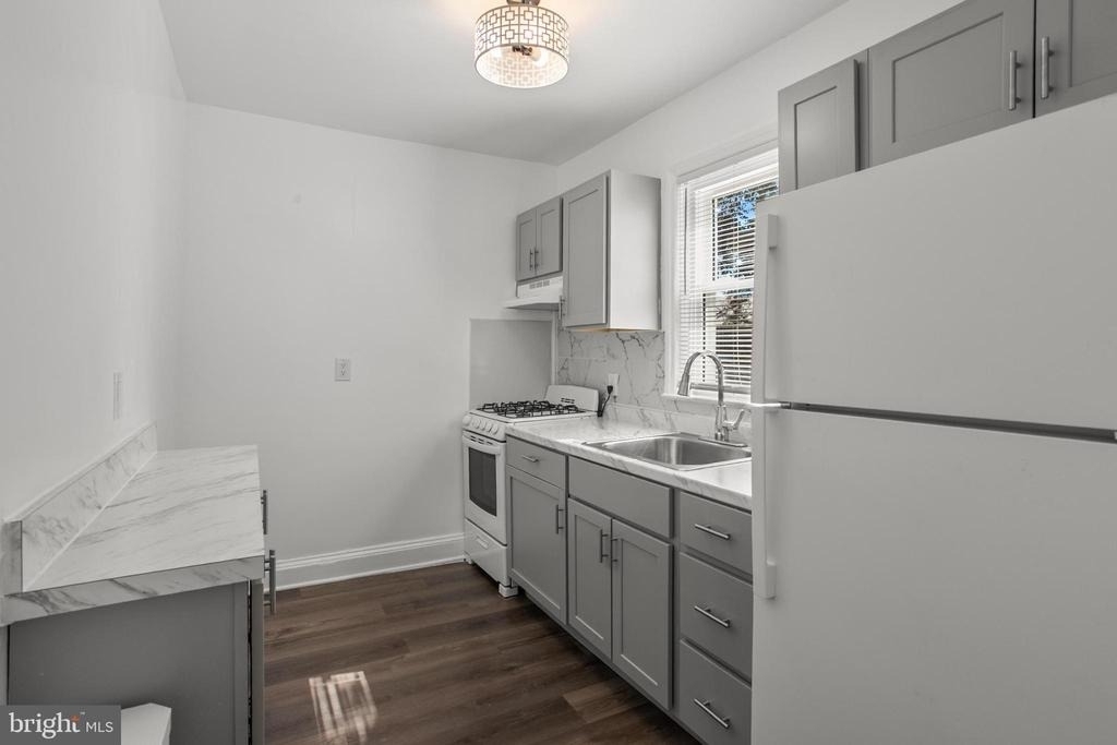 2906 Clearview Avenue - Photo 12