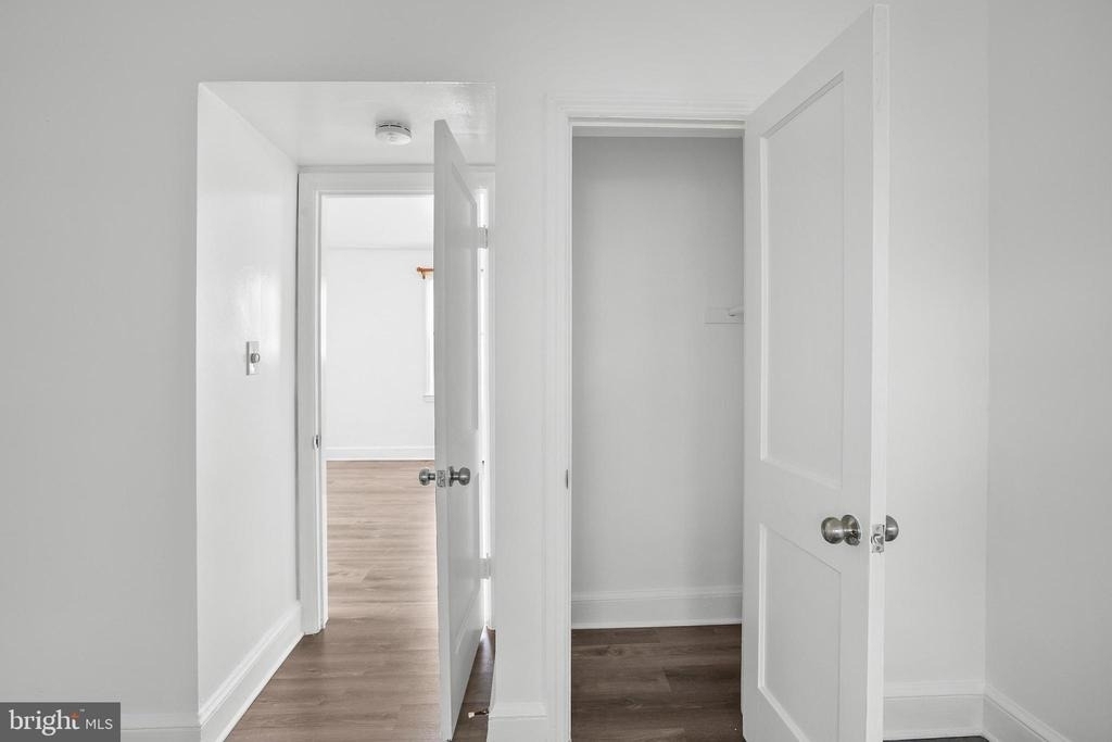 2906 Clearview Avenue - Photo 18