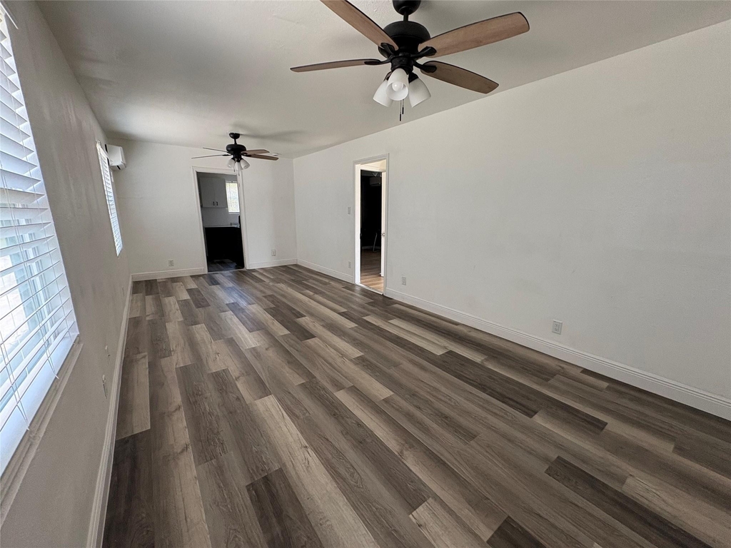 1709 Deloney St - Photo 1