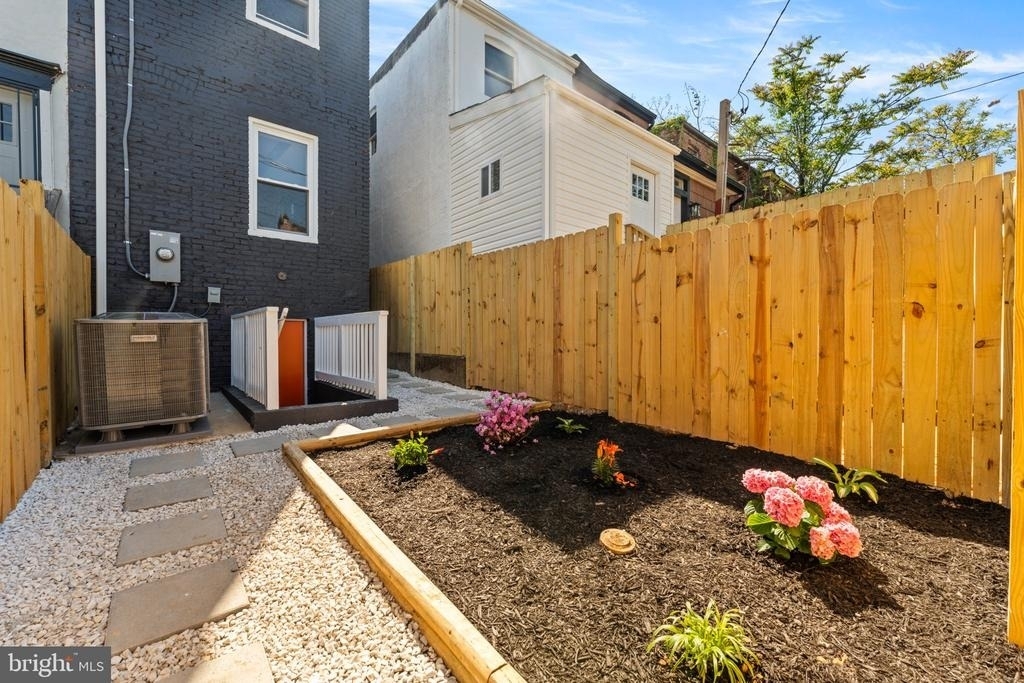 1724 N Milton Avenue - Photo 28