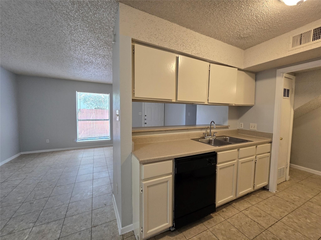 1309 Southport Dr - Photo 5
