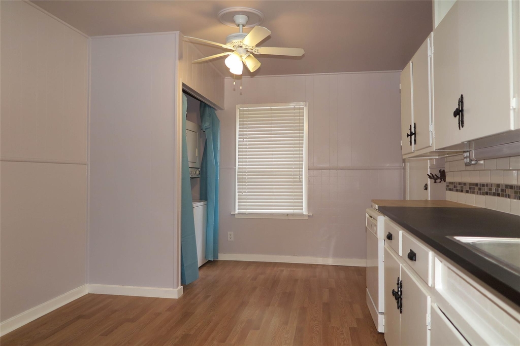 1205 Forest St - Photo 8