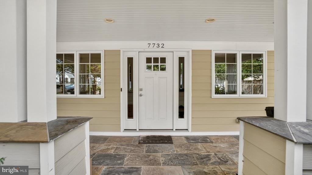 7732 W Shore Road - Photo 2