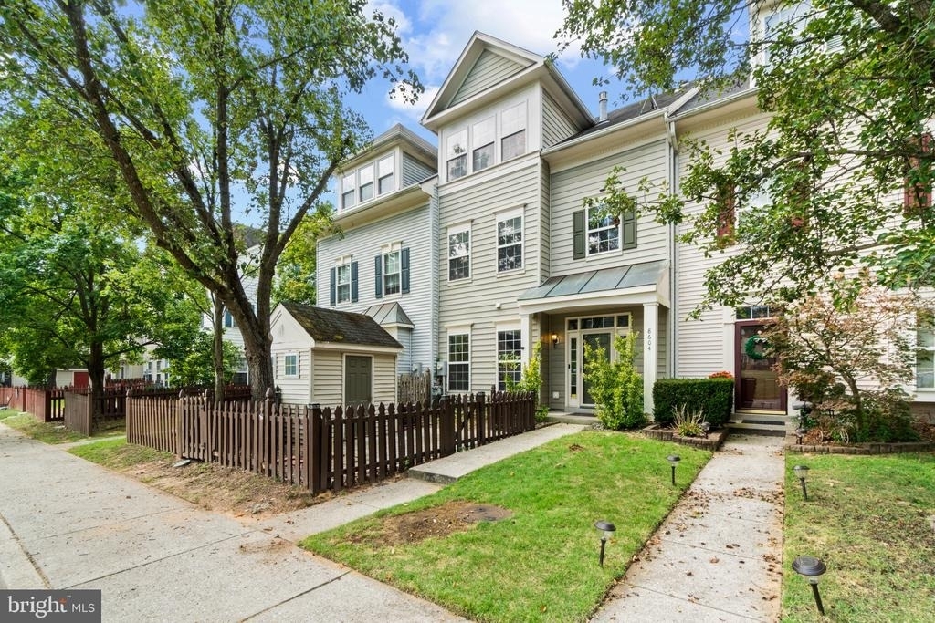 8604 Provance Place - Photo 0