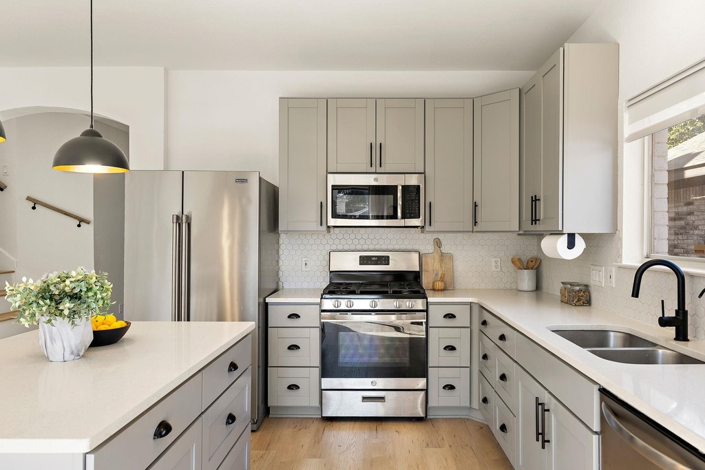 3817 Tailfeather Dr - Photo 4