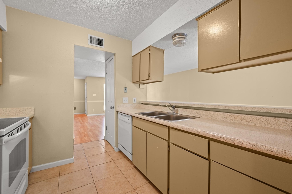 807 Castle Ridge Rd - Photo 14