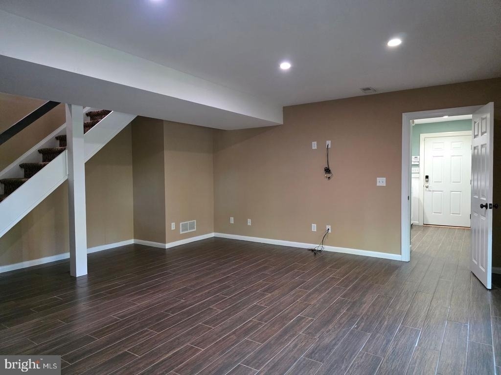 27 Bridleshire Road - Photo 8